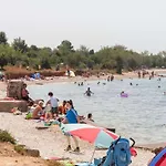빌라 In Pula 42 With Swimming Pool 페로이