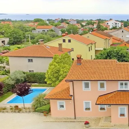 빌라 In Pula 42 With Swimming Pool *