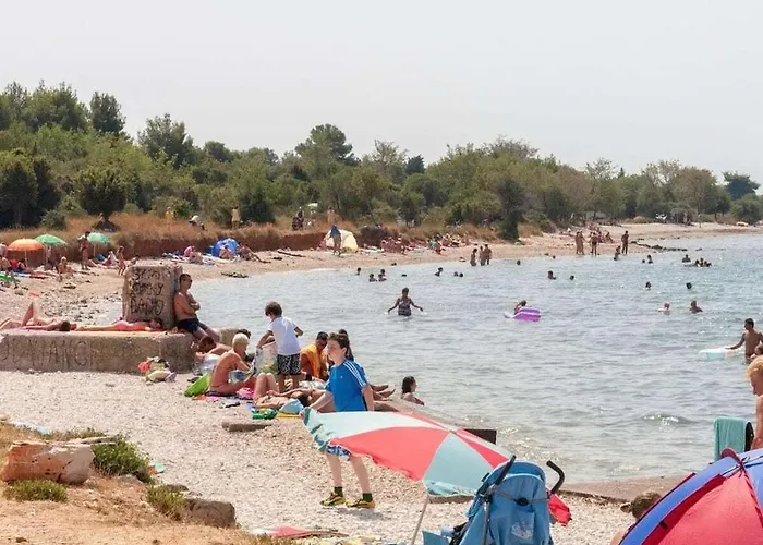 빌라 In Pula 42 With Swimming Pool 페로이